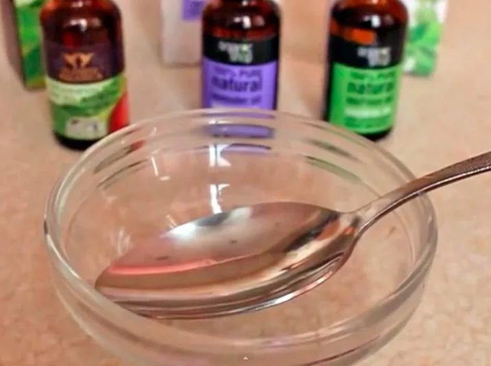 Masque aux huiles dans un bain-marie