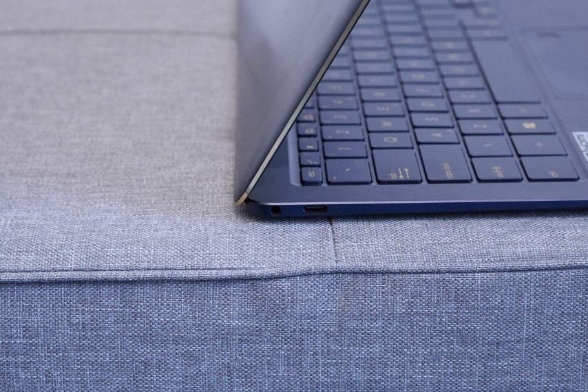 Asus-ZenBook-avec USB4